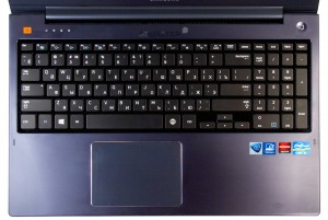 Ноутбук Samsung ATIV Book 6 NP-670Z5E-X01. Клавиатура и тачпад